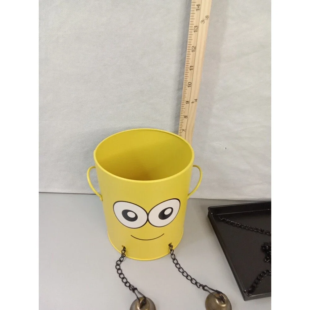 Yellow‎ Character Metal Hanging Bird Feeder Planter with Bell Legs and Tray
